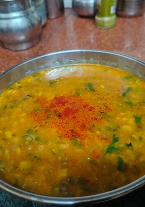 उरद छिलका और अरहर दाल तड़का रेसिपी मुख्य फोटो