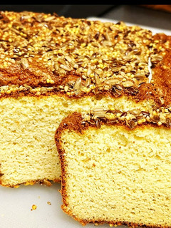 Una foto de Pan de molde keto de almendras (pan nube ☁️ ☁️☁️☁️)