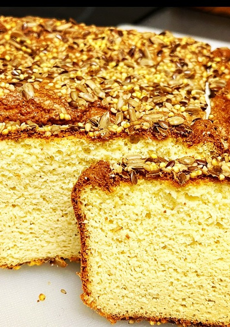 Una foto de Pan de molde keto de almendras (pan nube ☁️ ☁️☁️☁️)