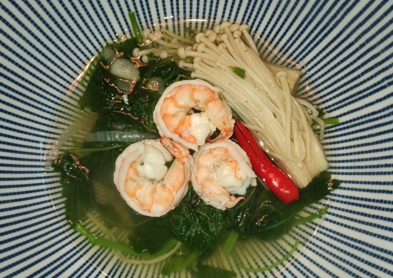 Sup Bayam dan Udang dengan Cendawan Enoki (Eat Clean)