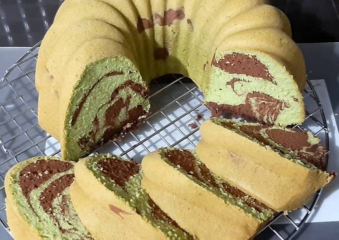 Resep Bolu Putih telur Pandan Coklat yang Bisa Manjain Lidah