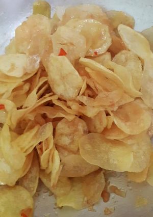 Hình của món Khoai tây lắc mắm tỏi.