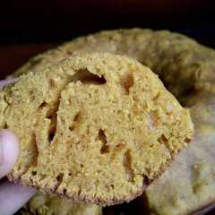 รูปของ Bolu Labu kuning rasa kacang Bersarang Empuk simple