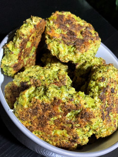 Una foto de Mini tortillas de brócoli 🥦