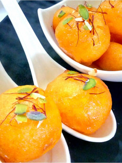 A picture of Moong Daal Rasgulla.