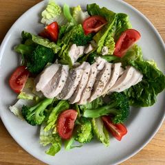 A picture of Diet recipe - Chicken breast fillets - batch cooking used Sous vide.