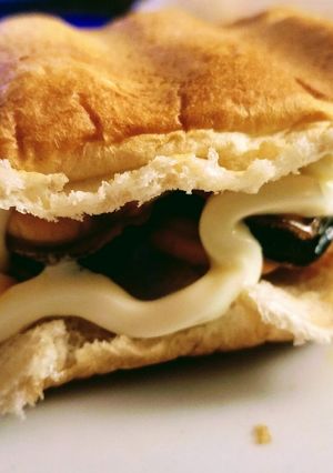 Una foto de Bocata de mejillones estilo tía Paqui😝