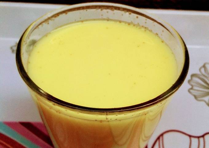 Monday Fresh Turmeric Latte