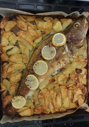 Una foto de Bacalao al limón asado con patatas