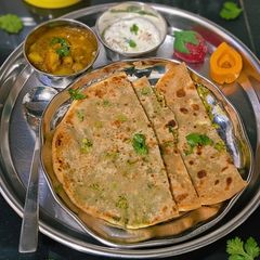 A picture of Chatpate Matar ke Bharwa Paranthe | Winter Special Recipe.