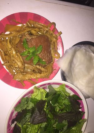 Hình của món Thịt kho măng khô cuốn bánh tráng (ngày tết).