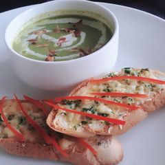 A picture of Broccoli almandine cream soup.
