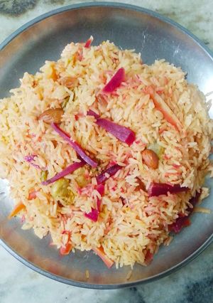 A picture of Chicken pulao.
