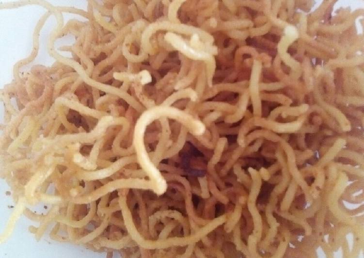 Deep fried noodles