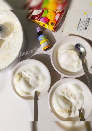 A picture of Vanilla ice cream / summer special.