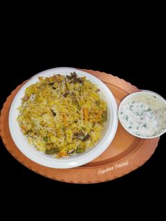 व्हेज दम बिर्याणी (veg dum biryani recipe in marathi) रेसिपी चे मुख्य फोटो