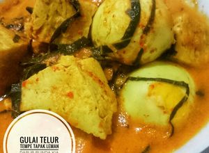 Foto resep Gulai Telur Tempe Tapak Leman (Daun Mangkokan)