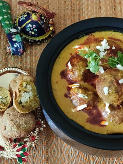 राजस्थानी गोविंद गट्टा (Rajasthani Govind gatta recipe in hindi) रेसिपी मुख्य फोटो