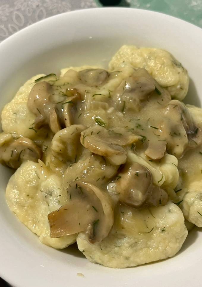 Ліниві вареники (палюшки, ньоки) під грибним соусом😋