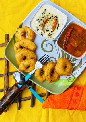 A picture of All time favourite SAMBHAR WADA WITH COCONUT Chutney.