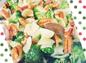 Una foto de Ensalada navideña