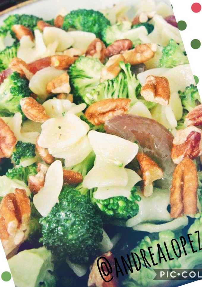 Una foto de Ensalada navideña