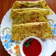 A picture of Stuffed Indian pancakes.