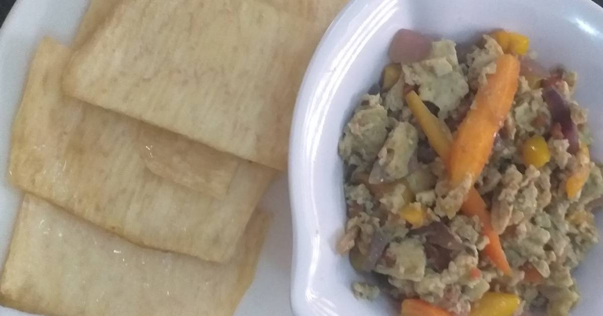 Fried yam and egg sauce Recipe by Fatima Dewa Cookpad