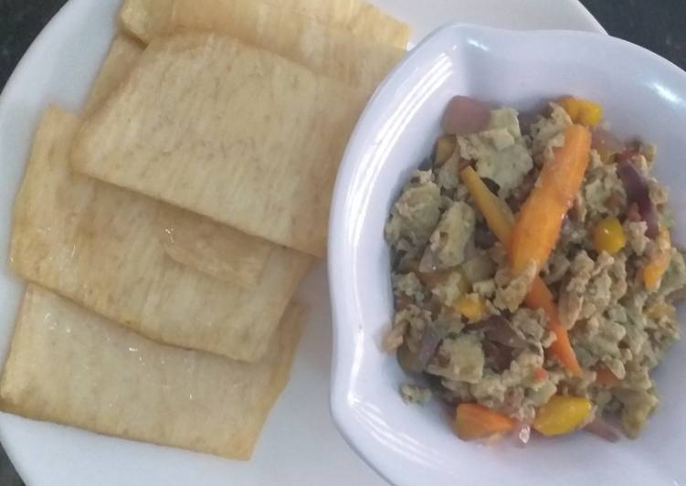 Recipe: Delicious Fried yam and egg sauce