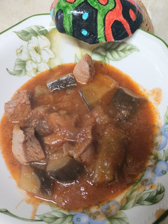 Una foto de Pavo guisado con berenjenas al estilo sefardí