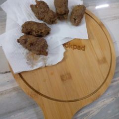 A picture of Gola kabab.