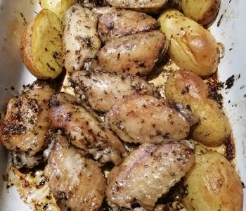 Popular Cuisine Baked Wings and Potato Practical Delicious