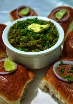 A picture of Hariyali Pav-Bhaji.