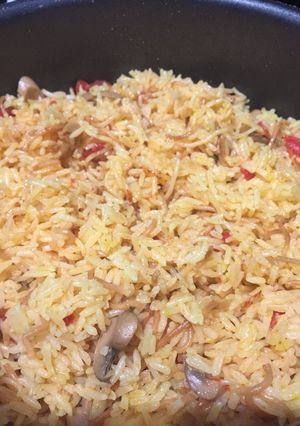 Una foto de Arroz con Champiñones, Fideos y Tomates