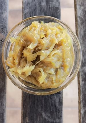 Una foto de Mermelada de cebolla o cebolla caramelizada