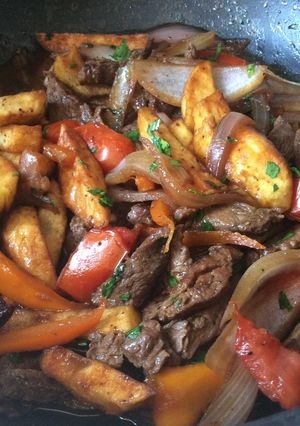 Una foto de Lomo saltado