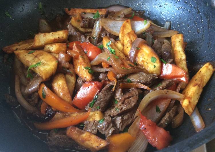 Lomo saltado