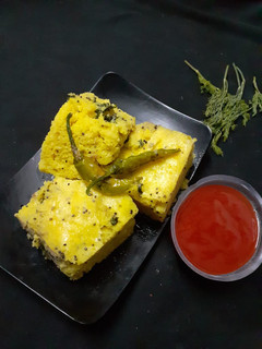 झटपट ढोकला (chatpat dhokla recipe in Hindi) रेसिपी मुख्य फोटो