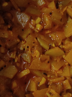 દુધી બટાકા નુ શાક (Dudhi Bataka Shak Recipe In Gujarati) રેસીપી મુખ્ય ફોટો
