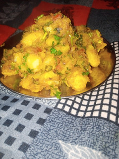 चटपटे आलू टमाटर की सूखी सब्जी(chatpate aloo tamatar ki sabzi recipe in hindi) रेसिपी मुख्य फोटो