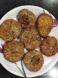 अनारसे (anarse recipe in marathi) रेसिपी चे मुख्य फोटो