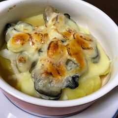 A picture of Cheese grilled oysters.