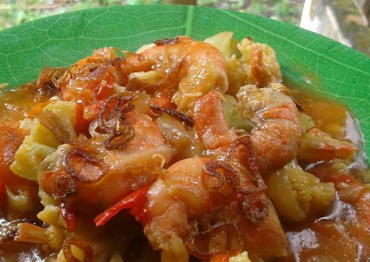 Tumis udang sayur pedas manis