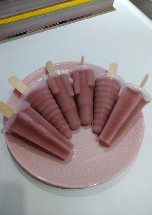 Foto de Picolé caseiro de morango
