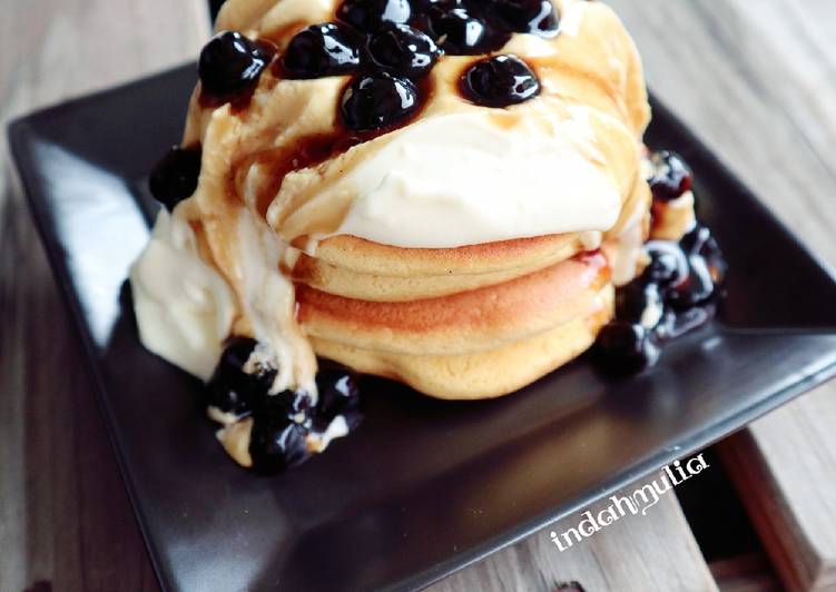 Fluffy Pancake with Boba topping