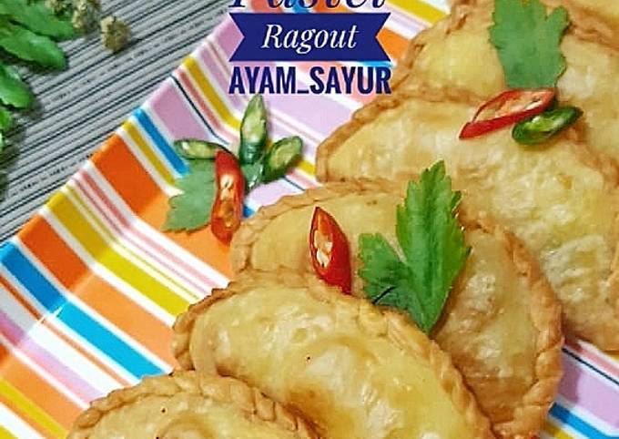 Resep 22.2021.Pastel Ragout Ayam_Sayur oleh Nana Lukita Sari - Cookpad