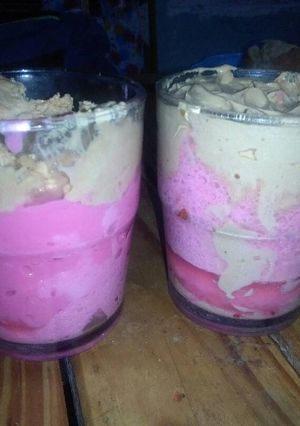 Una foto de Gelatina con leche y mousse