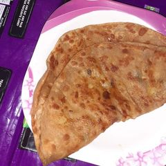 A picture of Alo ka paratha.