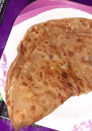 A picture of Alo ka paratha.