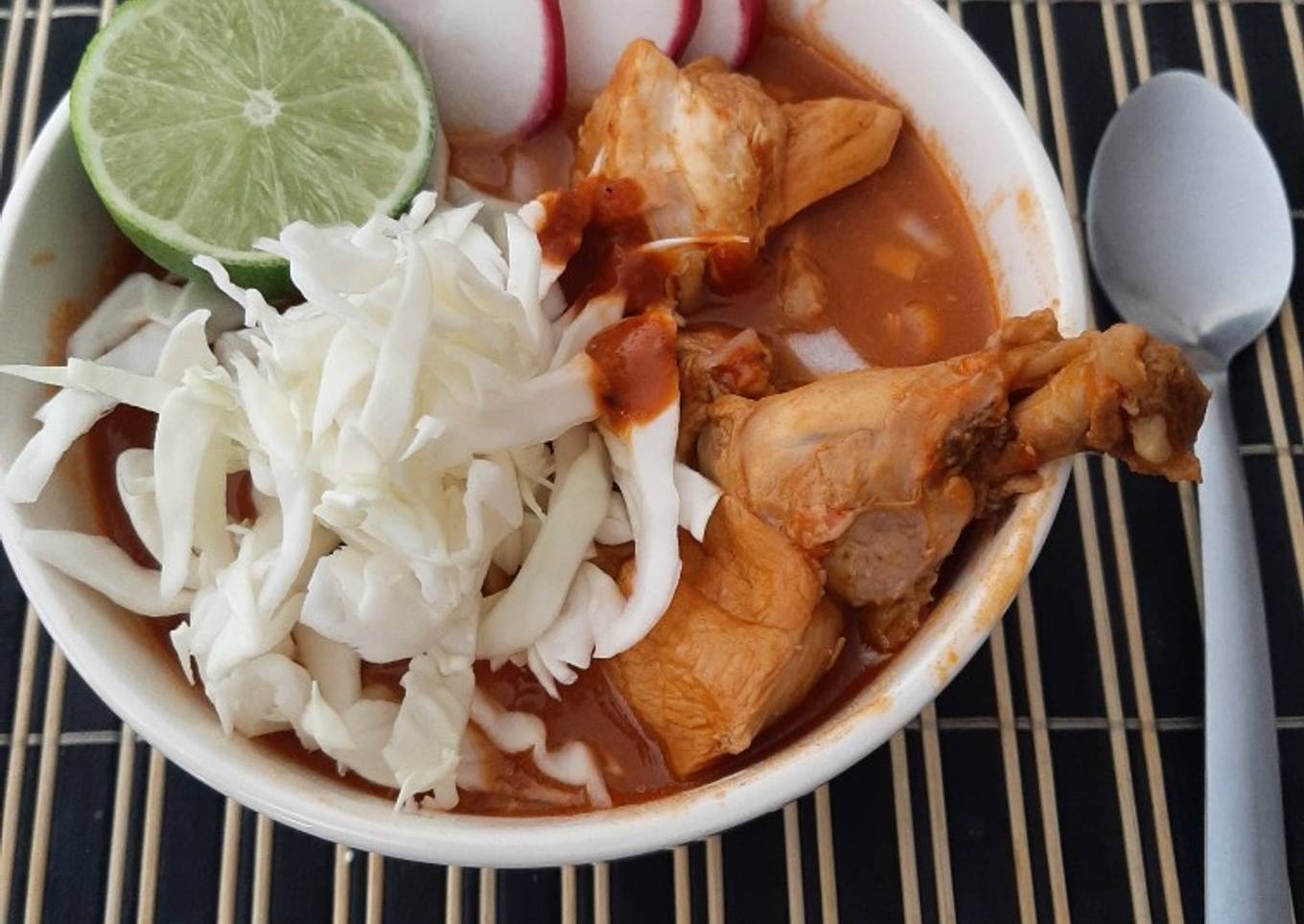 Pozole delicioso de cerdo y pollo